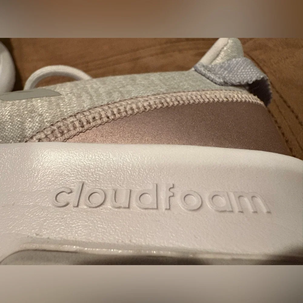 Adidas Cloudfoam White Women’s Sneakers Size 7‎ Lightweight Cushion EUC